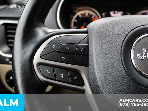 Used 2020 Jeep Cherokee Latitude w/ Cold Weather Group image 27