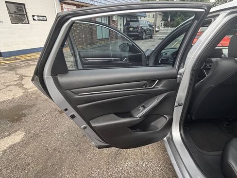 Used 2021 Honda Accord Sport image 10