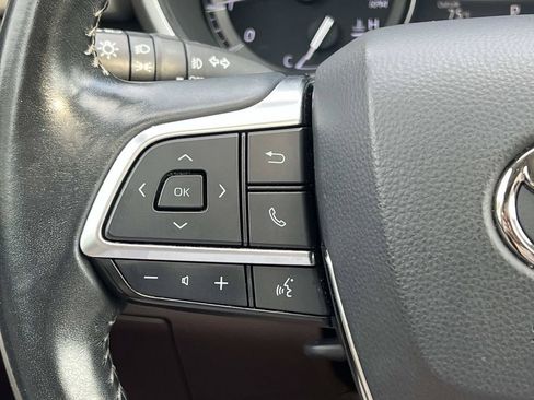 Used 2021 Toyota Highlander XLE FWD image 30