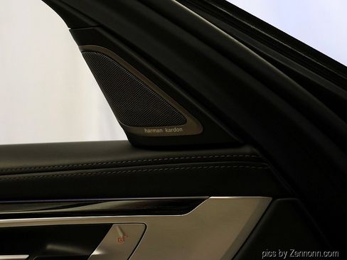 Certified 2022 BMW 750i xDrive w/ Executive Package AWD/4WD image 27