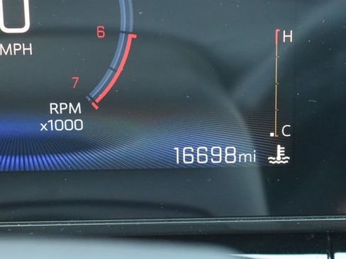 Certified 2025 Chevrolet Trax ACTIV w/ Driver Confidence Package image 16