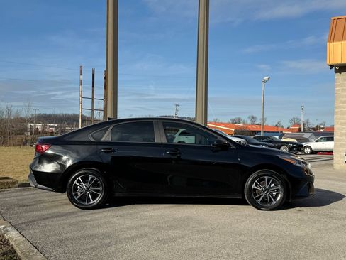 Used 2024 Kia Forte LXS image 2