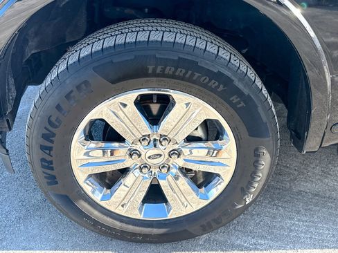 Used 2019 Ford F150 Lariat w/ Equipment Group 502A Luxury image 10