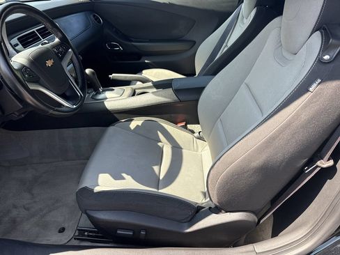 Used 2015 Chevrolet Camaro LT RWD image 9