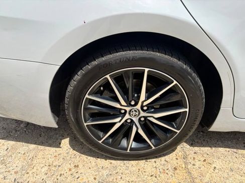Used 2023 Toyota Camry SE FWD image 9