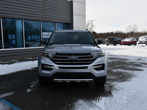 Used 2023 Ford Explorer XLT w/ Equipment Group 202A image 10