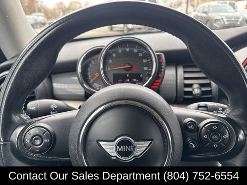 Used 2015 MINI Cooper 2-Door Hardtop image 18