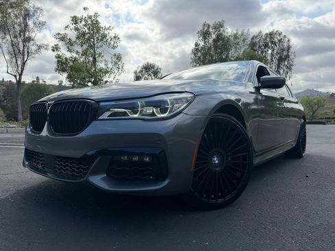 Used 2017 BMW 750i RWD image 1