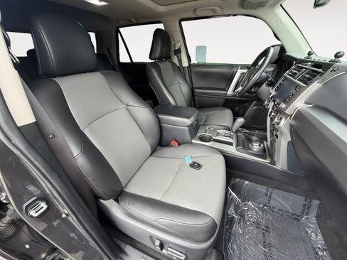 Used 2023 Toyota 4Runner SR5 Premium w/ Moonroof Package AWD/4WD image 19