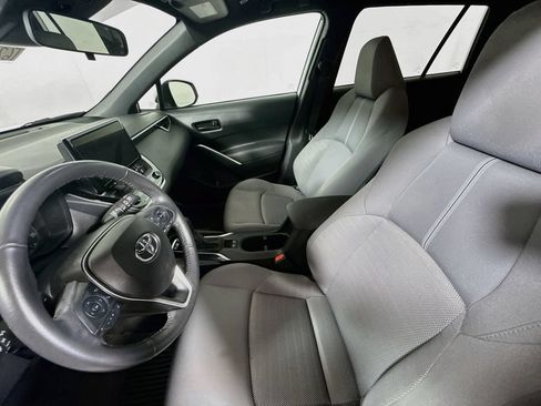 Used 2024 Toyota Corolla Cross AWD Hybrid w/ Moonroof Package image 19