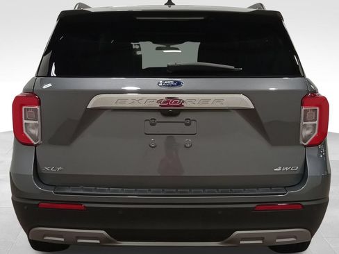 Certified 2023 Ford Explorer XLT w/ Equipment Group 202A AWD/4WD image 4
