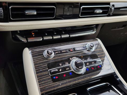 Used 2023 Lincoln Aviator Black Label w/ Dynamic Handling Package image 17