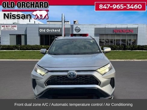 Used 2022 Toyota RAV4 SE image 4