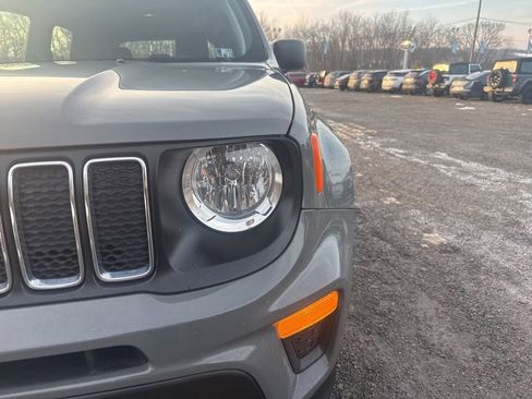 Used 2020 Jeep Renegade Sport image 3