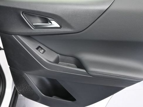 New 2026 Chevrolet Equinox LT w/ Convenience Package II FWD image 27