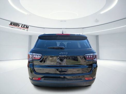 New 2026 Jeep Compass Latitude w/ Sun and Sound Group AWD/4WD image 4