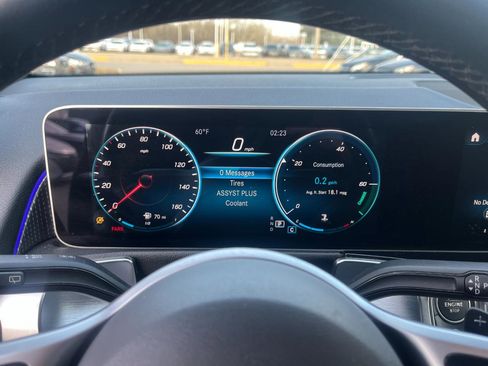 Used 2020 Mercedes-Benz GLB 250 GLB 250 4MATIC w/ Premium Package image 27