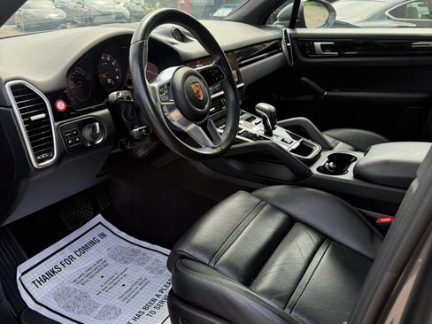 Used 2021 Porsche Cayenne AWD/4WD image 25