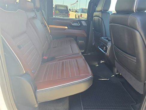Used 2024 GMC Sierra 2500 Denali Ultimate w/ Max Trailering Package image 11
