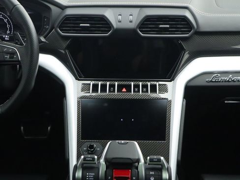 Used 2022 Lamborghini Urus image 14