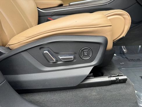 Used 2019 Audi Q8 Prestige w/ Luxury Package AWD/4WD image 36