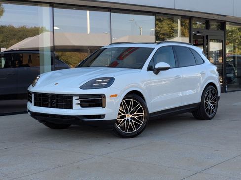 Certified 2026 Porsche Cayenne AWD/4WD image 1