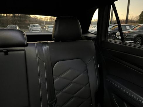 Used 2025 Volkswagen Atlas Cross Sport SE image 37