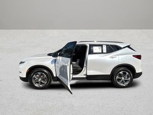 Used 2024 Chevrolet Blazer LT w/ Convenience Package FWD image 9