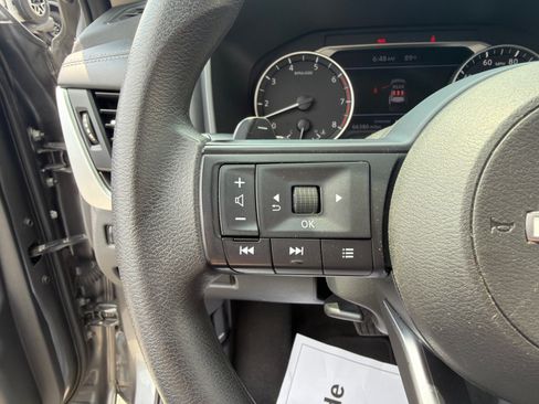 Used 2024 Nissan Rogue SV FWD image 20