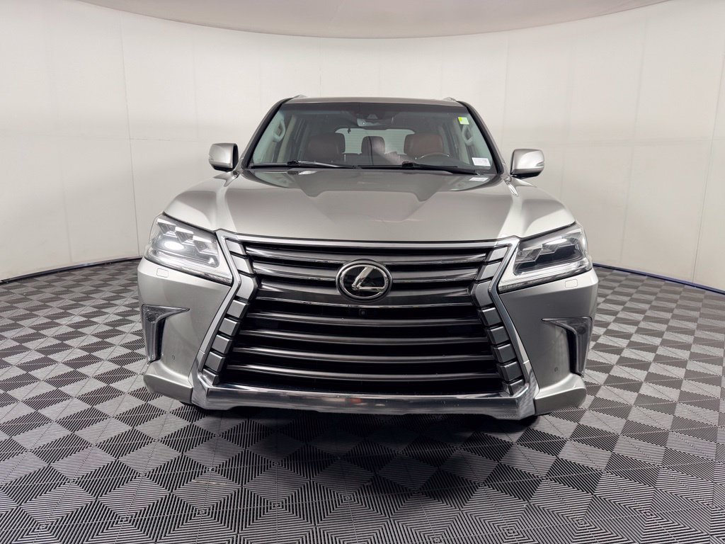 Used 2019 Lexus LX 570 4WD w/ Luxury Package image 3