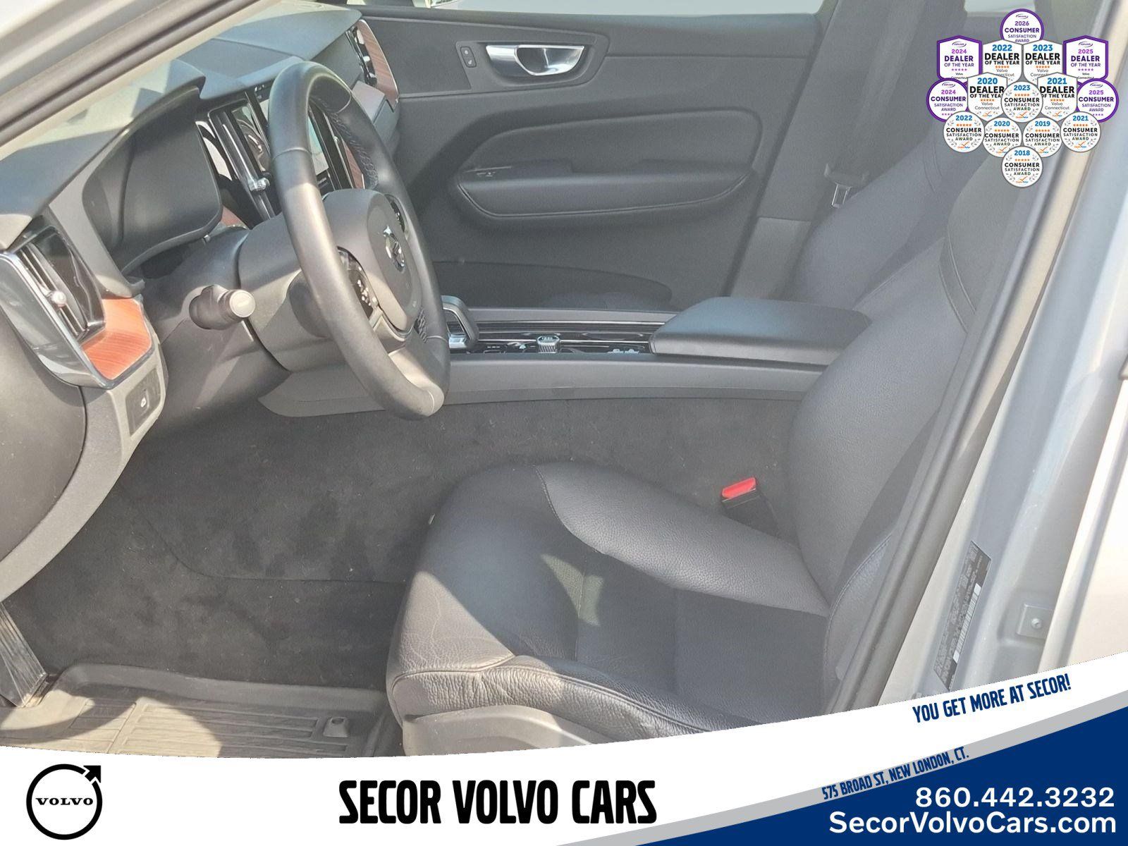 Certified 2023 Volvo XC60 B5 Plus w/ Climate Package AWD/4WD image 18