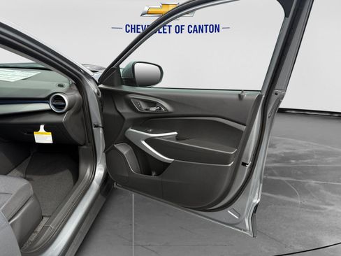 New 2026 Chevrolet Trax LS w/ LS Convenience Package FWD image 14