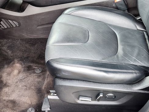 Used 2018 Ford Edge Titanium image 9