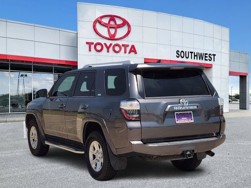 Used 2018 Toyota 4Runner SR5 Premium AWD/4WD image 4