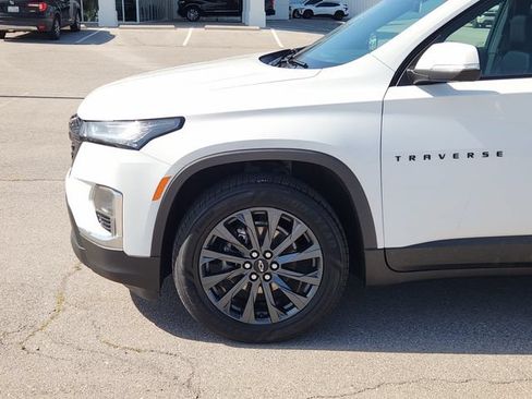 Used 2022 Chevrolet Traverse RS FWD image 5
