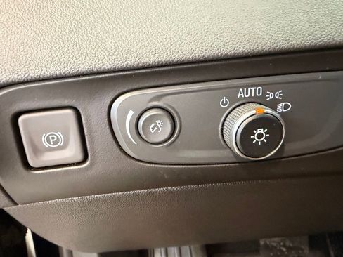 Used 2021 Buick Enclave Avenir w/ Avenir Technology Package image 23