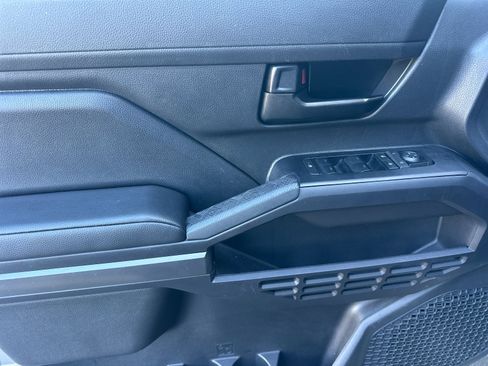 Used 2025 Toyota Tacoma SR5 image 10