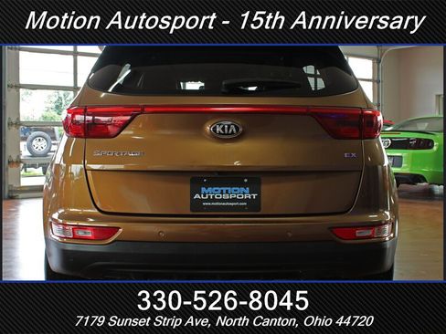 Used 2017 Kia Sportage EX w/ EX Technology Package FWD image 9