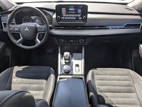 Used 2024 Mitsubishi Outlander SE FWD image 16