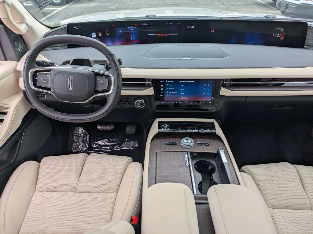 New 2027 Lincoln Navigator Reserve AWD/4WD image 19