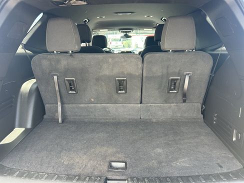 Used 2023 Chevrolet Traverse LT FWD image 13