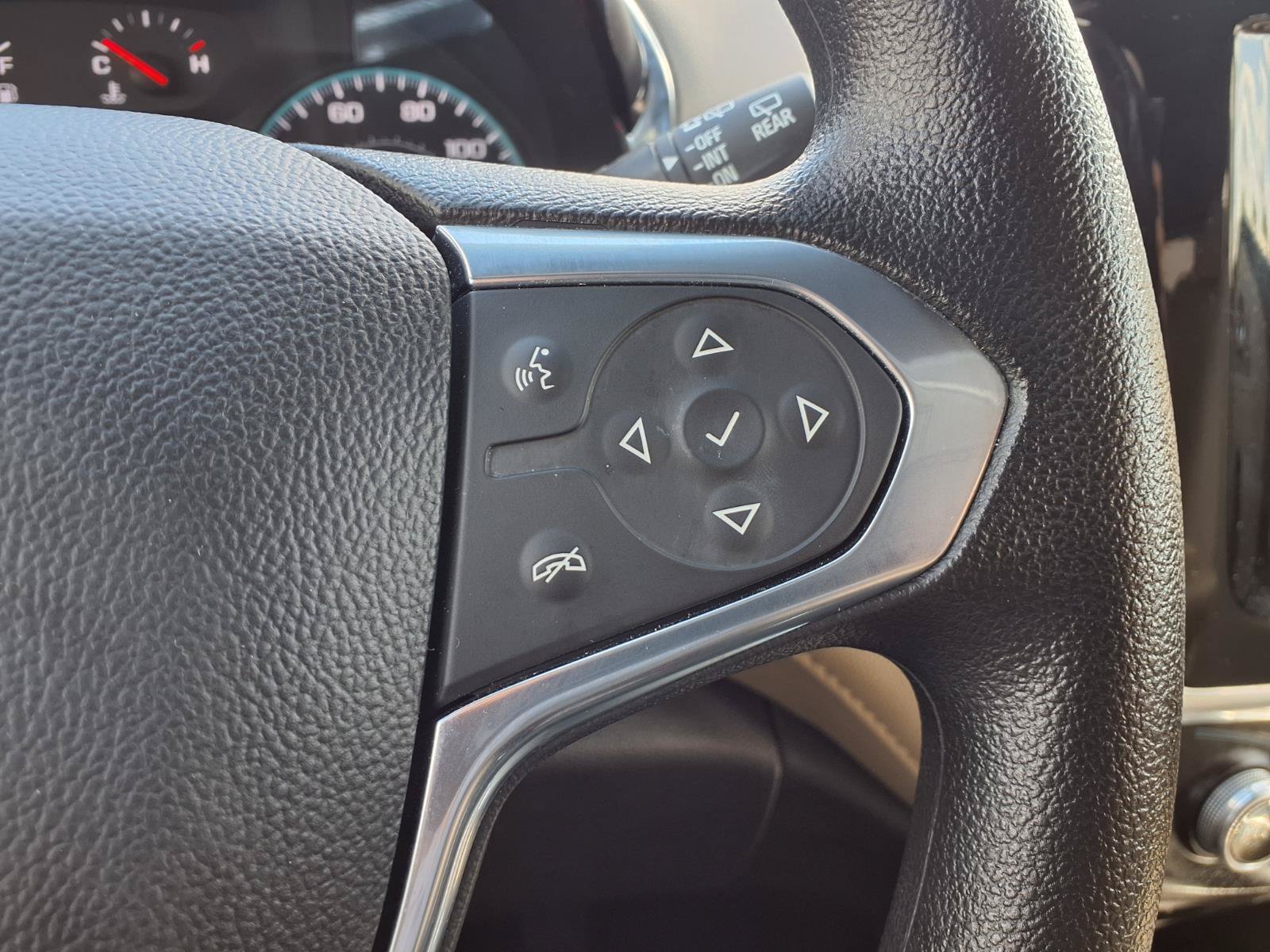 Used 2023 Chevrolet Traverse LS w/ Safety Package FWD image 16