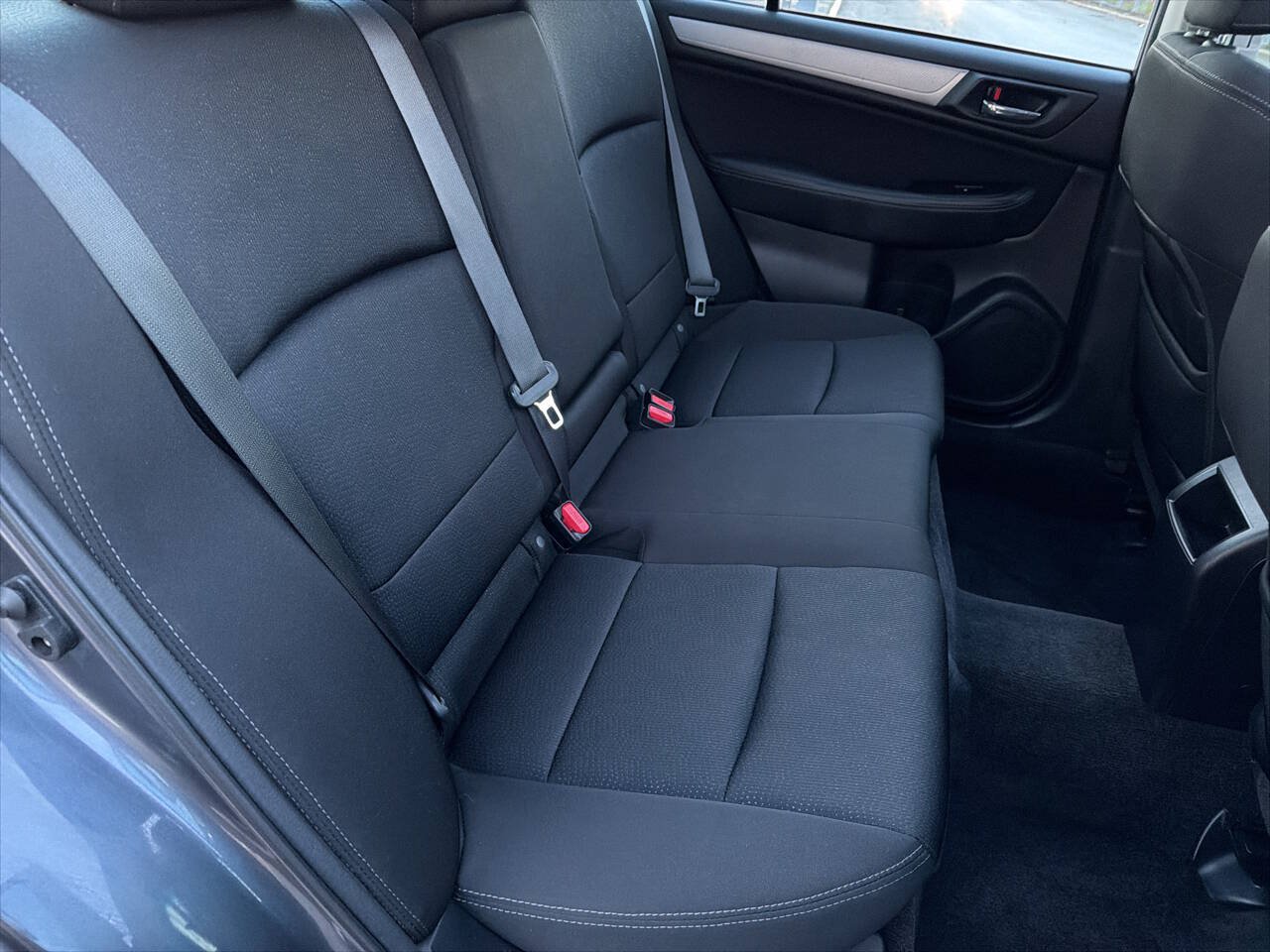 Used 2015 Subaru Legacy 2.5i Premium w/ Moonroof Package AWD/4WD image 20