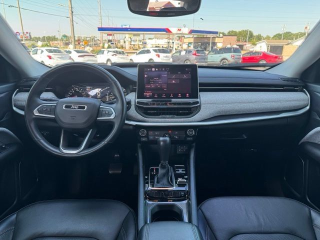 Used 2022 Jeep Compass Latitude AWD/4WD image 8