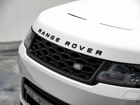 Used 2020 Land Rover Range Rover Sport SVR image 27
