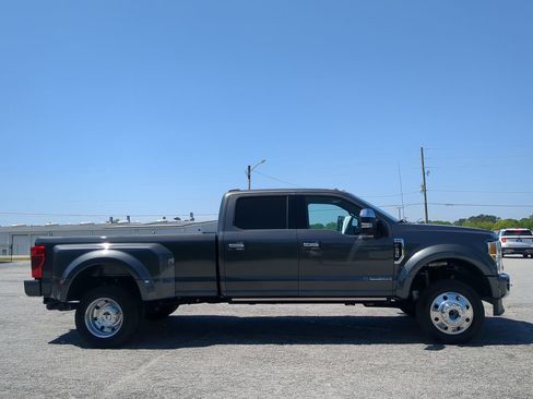 Certified 2020 Ford F450 Platinum w/ FX4 Off-Road Package image 2