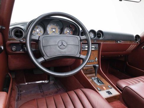 Used 1989 Mercedes-Benz 560 SL image 6