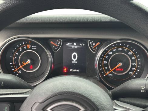 Used 2021 Jeep Gladiator Sport AWD/4WD image 16