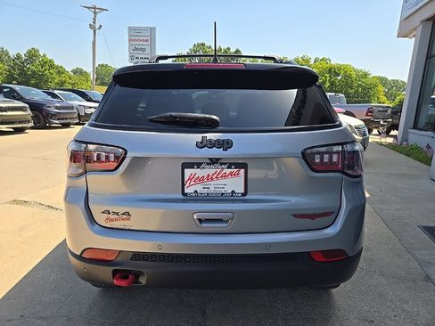 Used 2023 Jeep Compass Trailhawk AWD/4WD image 9