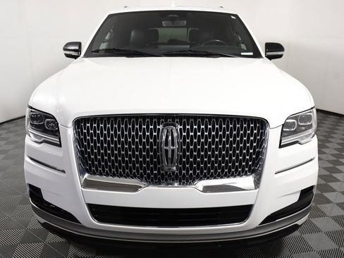 Used 2023 Lincoln Navigator Reserve image 10